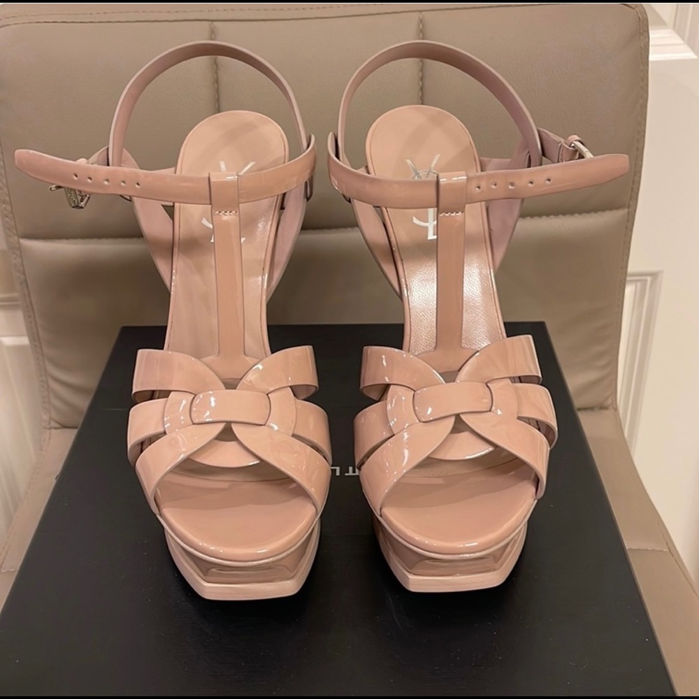 Brand new YSL tribute sandals in nude rose Patent leather size 38.5